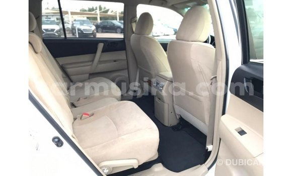 Tenga Imported Toyota Highlander Chena Mota in Import - Dubai in Harare Tenga Imported Toyota Highlander Chena Mota in Import - Dubai in Harare