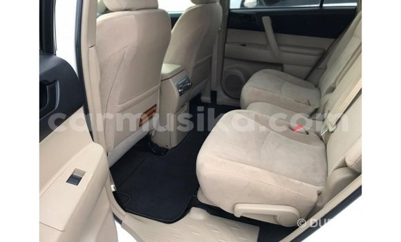Tenga Imported Toyota Highlander Chena Mota in Import - Dubai in Harare Tenga Imported Toyota Highlander Chena Mota in Import - Dubai in Harare