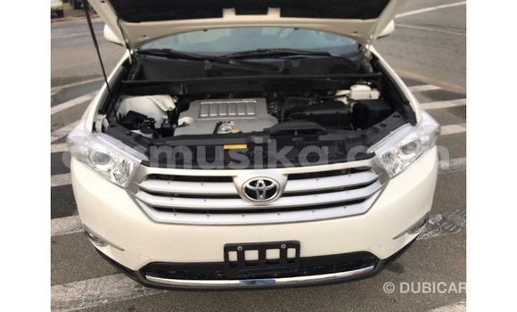 Tenga Imported Toyota Highlander Chena Mota in Import - Dubai in Harare Tenga Imported Toyota Highlander Chena Mota in Import - Dubai in Harare