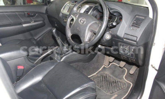 Acheter Occasion Voiture Toyota Hilux Blanc à Beitbridge, Matabeleland South Acheter Occasion Voiture Toyota Hilux Blanc à Beitbridge, Matabeleland South