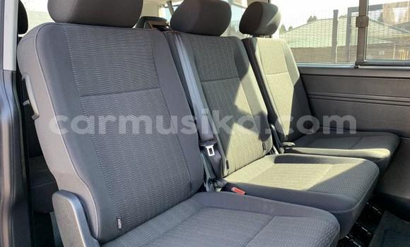 Acheter Occasion Voiture Volkswagen Caravelle Autre à Beitbridge, Matabeleland South Acheter Occasion Voiture Volkswagen Caravelle Autre à Beitbridge, Matabeleland South