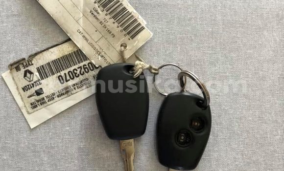 Tenga Tsaru Renault Sandero Sirivha Mota in Beitbridge in Matabeleland South Tenga Tsaru Renault Sandero Sirivha Mota in Beitbridge in Matabeleland South