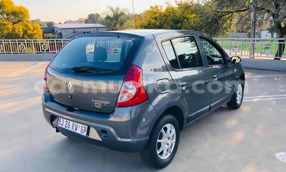 Tenga Tsaru Renault Sandero Sirivha Mota in Beitbridge in Matabeleland South Tenga Tsaru Renault Sandero Sirivha Mota in Beitbridge in Matabeleland South