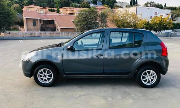 Tenga Tsaru Renault Sandero Sirivha Mota in Beitbridge in Matabeleland South Tenga Tsaru Renault Sandero Sirivha Mota in Beitbridge in Matabeleland South