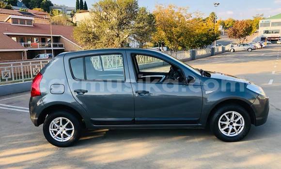 Tenga Tsaru Renault Sandero Sirivha Mota in Beitbridge in Matabeleland South Tenga Tsaru Renault Sandero Sirivha Mota in Beitbridge in Matabeleland South