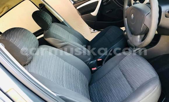 Tenga Tsaru Renault Sandero Sirivha Mota in Beitbridge in Matabeleland South Tenga Tsaru Renault Sandero Sirivha Mota in Beitbridge in Matabeleland South