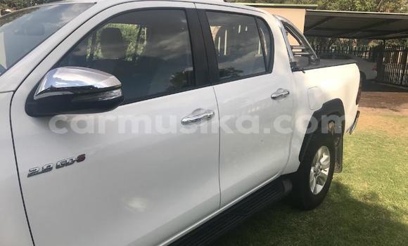 Acheter Occasion Voiture Toyota Hilux Blanc à Beitbridge, Matabeleland South Acheter Occasion Voiture Toyota Hilux Blanc à Beitbridge, Matabeleland South