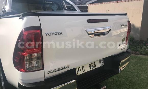 Acheter Occasion Voiture Toyota Hilux Blanc à Beitbridge, Matabeleland South Acheter Occasion Voiture Toyota Hilux Blanc à Beitbridge, Matabeleland South