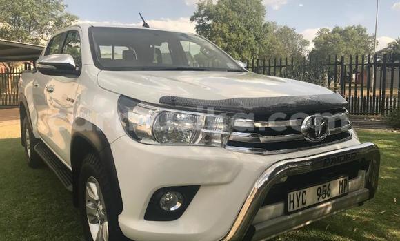 Acheter Occasion Voiture Toyota Hilux Blanc à Beitbridge, Matabeleland South Acheter Occasion Voiture Toyota Hilux Blanc à Beitbridge, Matabeleland South