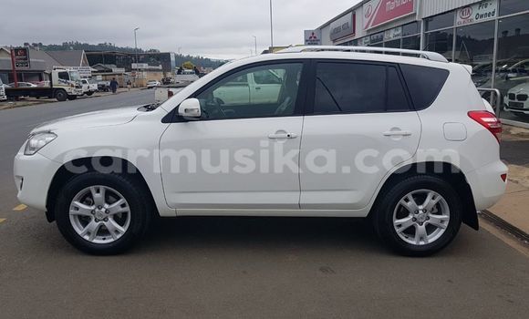 Acheter Occasion Voiture Toyota RAV4 Gris à Beitbridge, Matabeleland South Acheter Occasion Voiture Toyota RAV4 Gris à Beitbridge, Matabeleland South