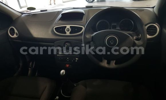 Tenga Tsaru Renault Clio Zvimwe Mota in Beitbridge in Matabeleland South Tenga Tsaru Renault Clio Zvimwe Mota in Beitbridge in Matabeleland South