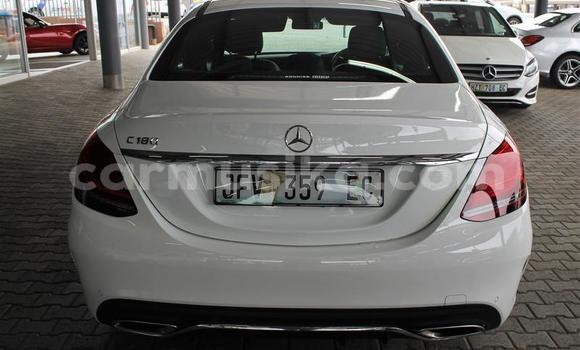 Acheter Occasion Voiture Mercedes‒Benz C–Class Blanc à Beitbridge, Matabeleland South Acheter Occasion Voiture Mercedes‒Benz C–Class Blanc à Beitbridge, Matabeleland South