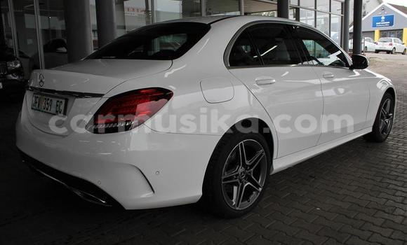 Acheter Occasion Voiture Mercedes‒Benz C–Class Blanc à Beitbridge, Matabeleland South Acheter Occasion Voiture Mercedes‒Benz C–Class Blanc à Beitbridge, Matabeleland South