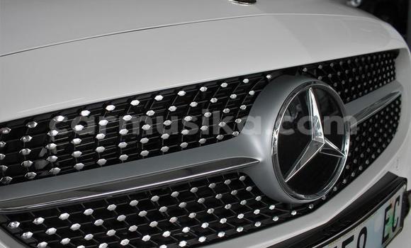 Acheter Occasion Voiture Mercedes‒Benz C–Class Blanc à Beitbridge, Matabeleland South Acheter Occasion Voiture Mercedes‒Benz C–Class Blanc à Beitbridge, Matabeleland South