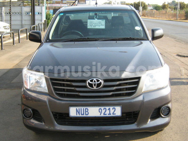 Big with watermark toyota hilux matabeleland south beitbridge 9389