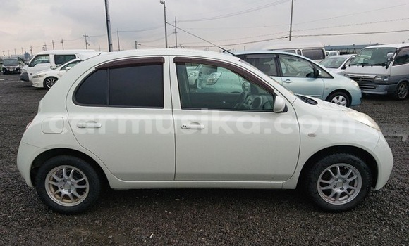 Acheter Occasion Voiture Nissan March Blanc à Beitbridge, Matabeleland South Acheter Occasion Voiture Nissan March Blanc à Beitbridge, Matabeleland South