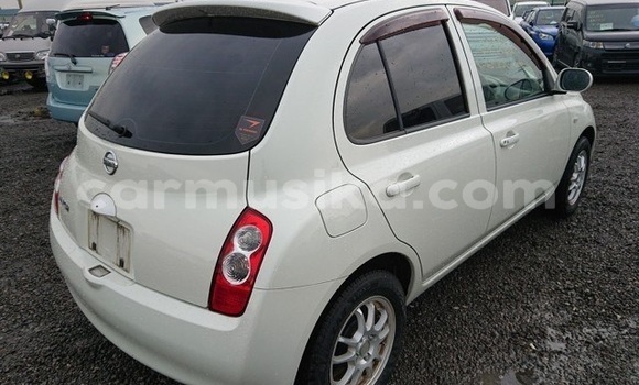 Acheter Occasion Voiture Nissan March Blanc à Beitbridge, Matabeleland South Acheter Occasion Voiture Nissan March Blanc à Beitbridge, Matabeleland South