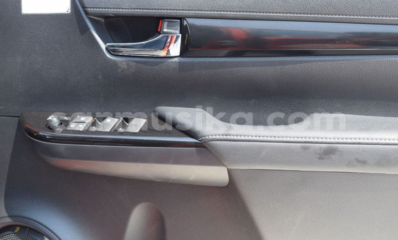 Nunua Ilio tumika Toyota Hilux Beige Gari ndani ya Beitbridge nchini Matabeleland Kusini Nunua Ilio tumika Toyota Hilux Beige Gari ndani ya Beitbridge nchini Matabeleland Kusini