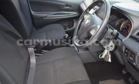 Acheter Occasion Voiture Toyota Avanza Blanc à Beitbridge, Matabeleland South Acheter Occasion Voiture Toyota Avanza Blanc à Beitbridge, Matabeleland South