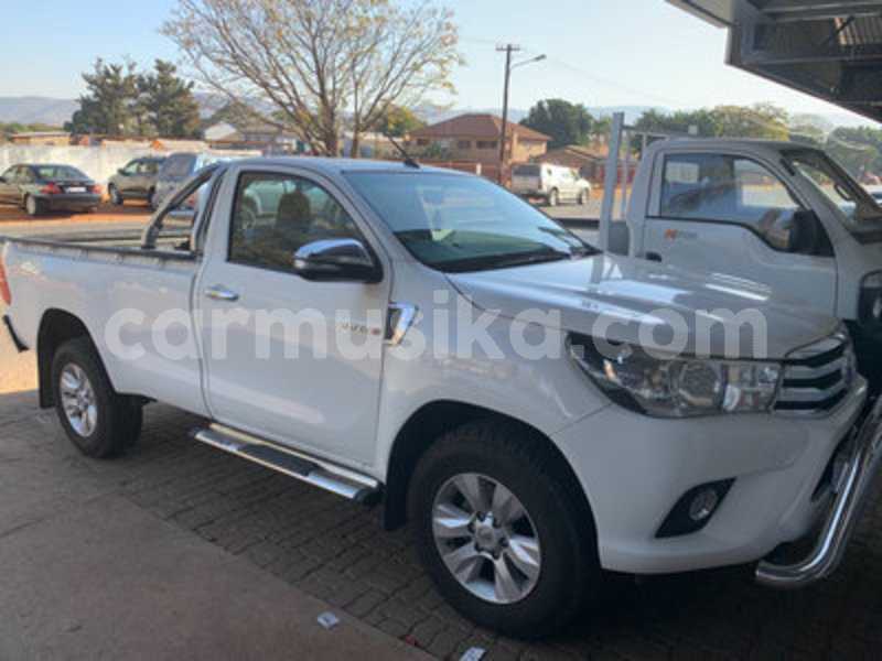 Big with watermark toyota hilux matabeleland south beitbridge 9409