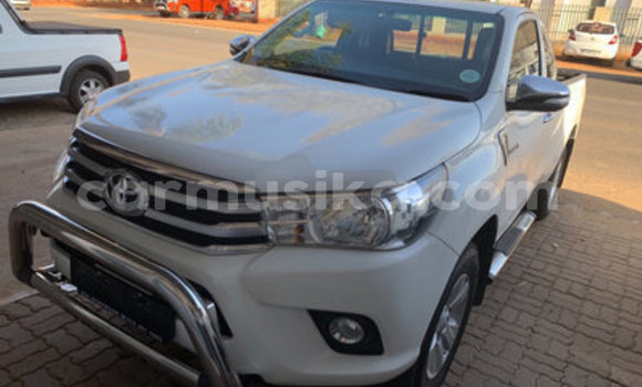 Acheter Occasion Voiture Toyota Hilux Blanc à Beitbridge, Matabeleland South Acheter Occasion Voiture Toyota Hilux Blanc à Beitbridge, Matabeleland South