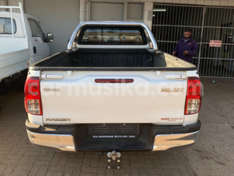 Big with watermark toyota hilux matabeleland south beitbridge 9409