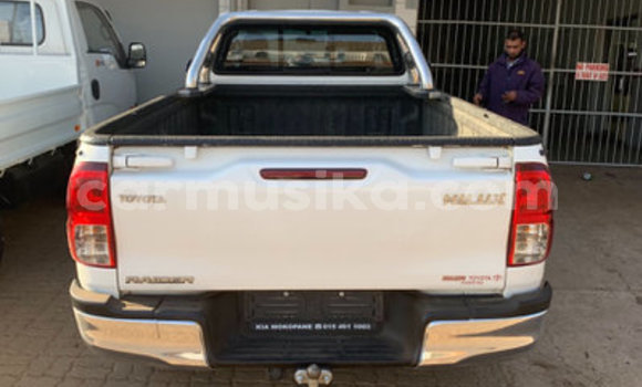 Acheter Occasion Voiture Toyota Hilux Blanc à Beitbridge, Matabeleland South Acheter Occasion Voiture Toyota Hilux Blanc à Beitbridge, Matabeleland South