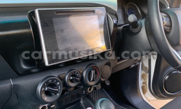 Acheter Occasion Voiture Toyota Hilux Blanc à Beitbridge, Matabeleland South Acheter Occasion Voiture Toyota Hilux Blanc à Beitbridge, Matabeleland South