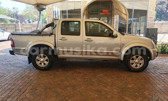 Acheter Occasion Voiture Isuzu KB Gris à Beitbridge, Matabeleland South Acheter Occasion Voiture Isuzu KB Gris à Beitbridge, Matabeleland South