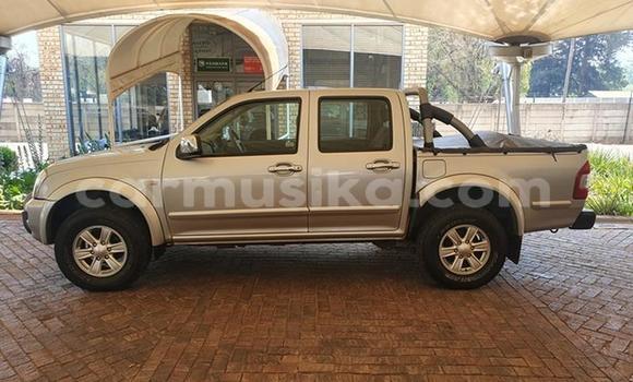 Acheter Occasion Voiture Isuzu KB Gris à Beitbridge, Matabeleland South Acheter Occasion Voiture Isuzu KB Gris à Beitbridge, Matabeleland South