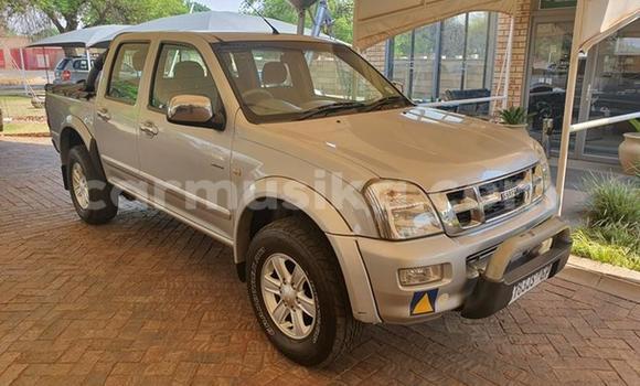 Acheter Occasion Voiture Isuzu KB Gris à Beitbridge, Matabeleland South Acheter Occasion Voiture Isuzu KB Gris à Beitbridge, Matabeleland South