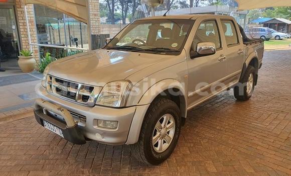 Acheter Occasion Voiture Isuzu KB Gris à Beitbridge, Matabeleland South Acheter Occasion Voiture Isuzu KB Gris à Beitbridge, Matabeleland South