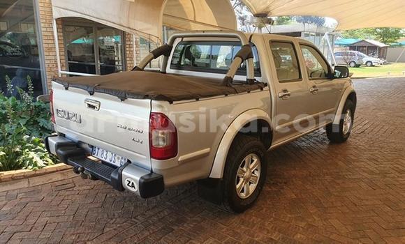 Acheter Occasion Voiture Isuzu KB Gris à Beitbridge, Matabeleland South Acheter Occasion Voiture Isuzu KB Gris à Beitbridge, Matabeleland South