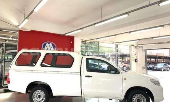 Nunua Ilio tumika Toyota Hilux Nyeupe Gari ndani ya Bulawayo nchini Bulawayo Nunua Ilio tumika Toyota Hilux Nyeupe Gari ndani ya Bulawayo nchini Bulawayo