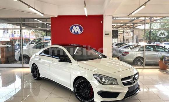 Acheter Occasion Voiture Mercedes‒Benz AMG GLC Blanc à Beitbridge, Matabeleland South Acheter Occasion Voiture Mercedes‒Benz AMG GLC Blanc à Beitbridge, Matabeleland South