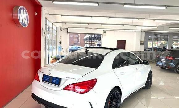 Acheter Occasion Voiture Mercedes‒Benz AMG GLC Blanc à Beitbridge, Matabeleland South Acheter Occasion Voiture Mercedes‒Benz AMG GLC Blanc à Beitbridge, Matabeleland South