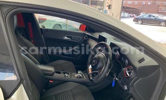 Acheter Occasion Voiture Mercedes‒Benz AMG GLC Blanc à Beitbridge, Matabeleland South Acheter Occasion Voiture Mercedes‒Benz AMG GLC Blanc à Beitbridge, Matabeleland South