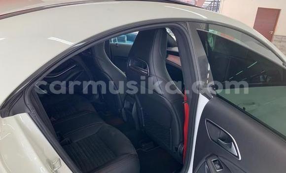 Acheter Occasion Voiture Mercedes‒Benz AMG GLC Blanc à Beitbridge, Matabeleland South Acheter Occasion Voiture Mercedes‒Benz AMG GLC Blanc à Beitbridge, Matabeleland South