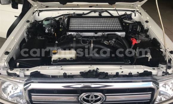 Acheter Occasion Voiture Toyota Land Cruiser Blanc à Bulawayo, Bulawayo Acheter Occasion Voiture Toyota Land Cruiser Blanc à Bulawayo, Bulawayo