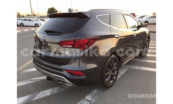 Tenga Imported Hyundai Santa Fe Nhema Mota in Import - Dubai in Harare Tenga Imported Hyundai Santa Fe Nhema Mota in Import - Dubai in Harare