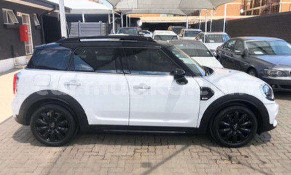 Nunua Ilio tumika MINI Cooper Nyeupe Gari ndani ya Bulawayo nchini Bulawayo