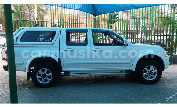 Nunua Ilio tumika Isuzu KB Nyeupe Gari ndani ya Bulawayo nchini Bulawayo Nunua Ilio tumika Isuzu KB Nyeupe Gari ndani ya Bulawayo nchini Bulawayo