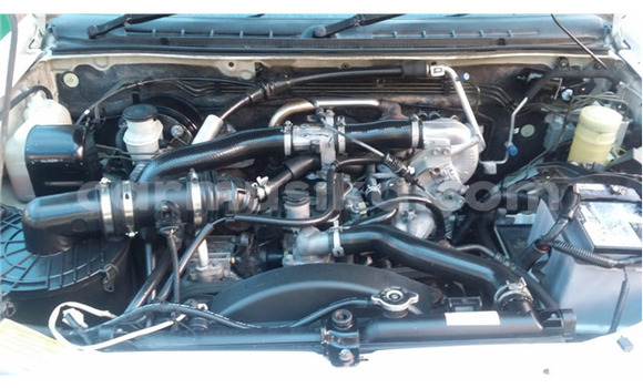 Nunua Ilio tumika Isuzu KB Nyeupe Gari ndani ya Bulawayo nchini Bulawayo Nunua Ilio tumika Isuzu KB Nyeupe Gari ndani ya Bulawayo nchini Bulawayo