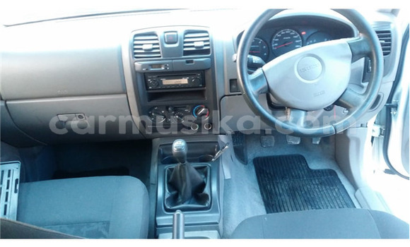 Nunua Ilio tumika Isuzu KB Nyeupe Gari ndani ya Bulawayo nchini Bulawayo Nunua Ilio tumika Isuzu KB Nyeupe Gari ndani ya Bulawayo nchini Bulawayo