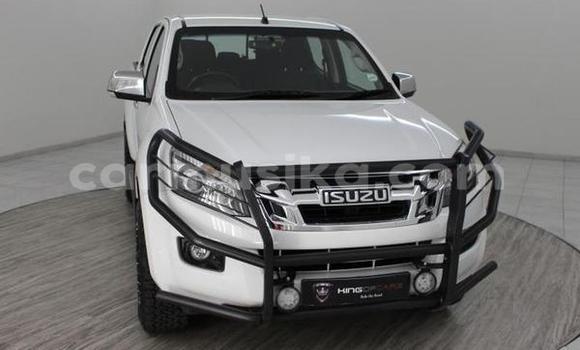 Acheter Occasion Voiture Isuzu KB Blanc à Bulawayo, Bulawayo Acheter Occasion Voiture Isuzu KB Blanc à Bulawayo, Bulawayo