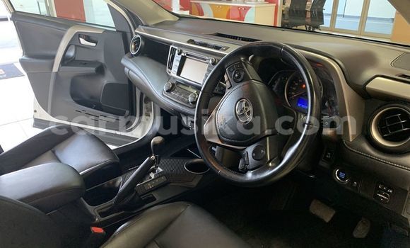 Acheter Occasion Voiture Toyota RAV4 Blanc à Beitbridge, Matabeleland South Acheter Occasion Voiture Toyota RAV4 Blanc à Beitbridge, Matabeleland South