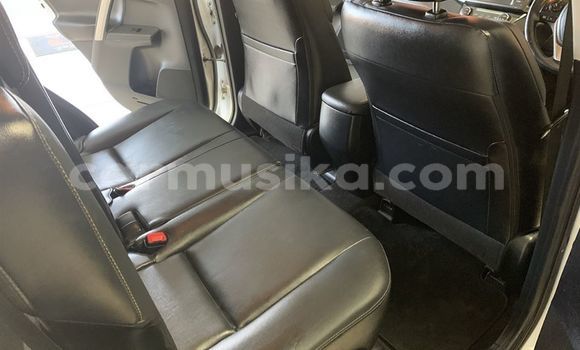 Acheter Occasion Voiture Toyota RAV4 Blanc à Beitbridge, Matabeleland South Acheter Occasion Voiture Toyota RAV4 Blanc à Beitbridge, Matabeleland South