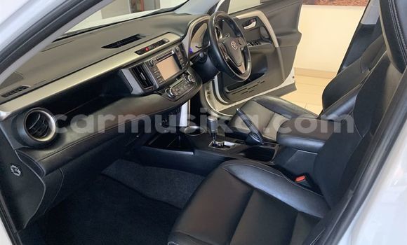 Acheter Occasion Voiture Toyota RAV4 Blanc à Beitbridge, Matabeleland South Acheter Occasion Voiture Toyota RAV4 Blanc à Beitbridge, Matabeleland South