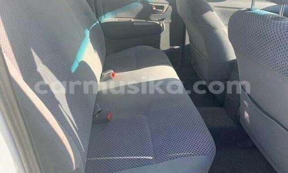 Buy Used Toyota Hilux White Car in Beitbridge in Matabeleland South Buy Used Toyota Hilux White Car in Beitbridge in Matabeleland South