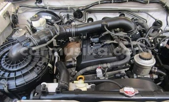 Buy Used Toyota Hilux White Car in Beitbridge in Matabeleland South Buy Used Toyota Hilux White Car in Beitbridge in Matabeleland South